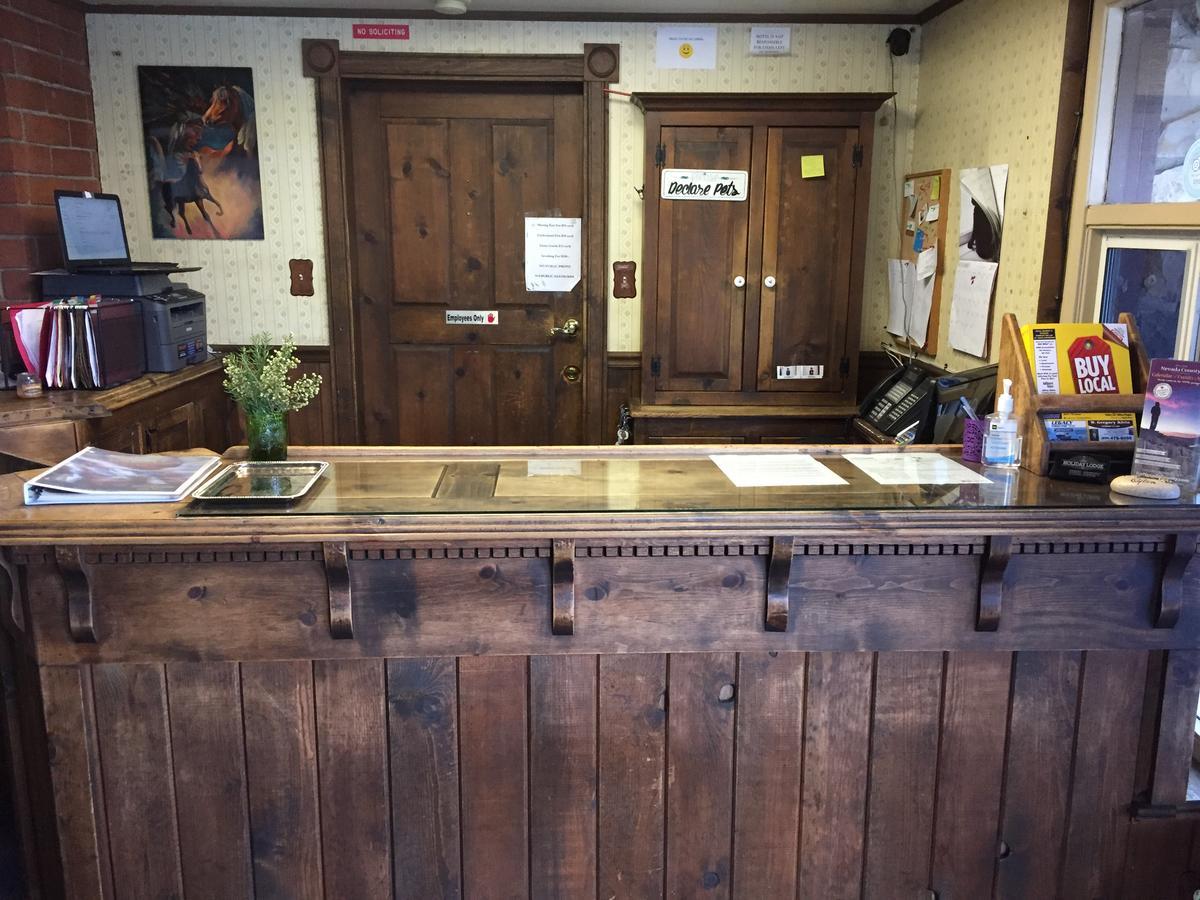 Holiday Lodge Grass Valley Bagian luar foto