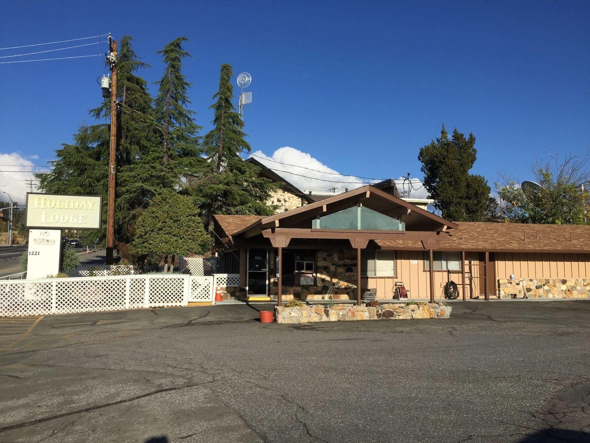 Holiday Lodge Grass Valley Bagian luar foto