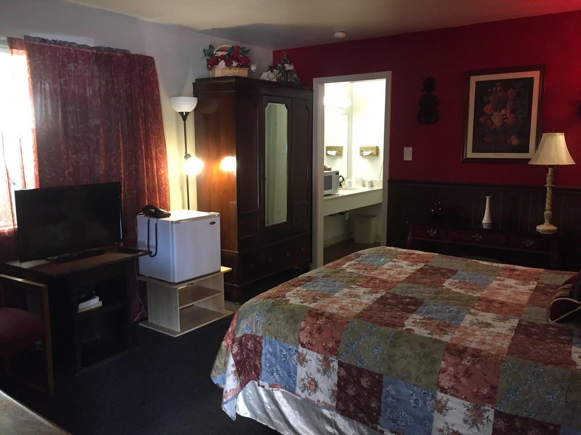 Holiday Lodge Grass Valley Bagian luar foto