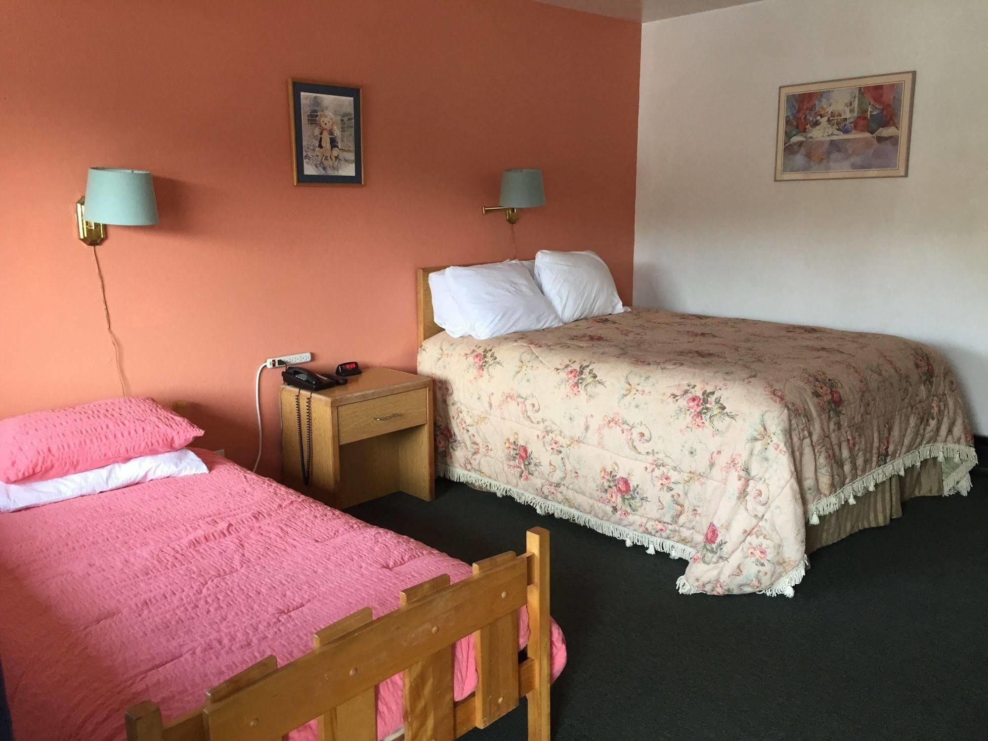 Holiday Lodge Grass Valley Bagian luar foto