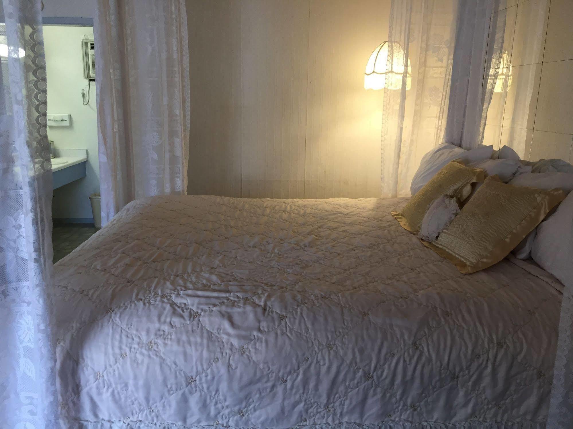 Holiday Lodge Grass Valley Bagian luar foto