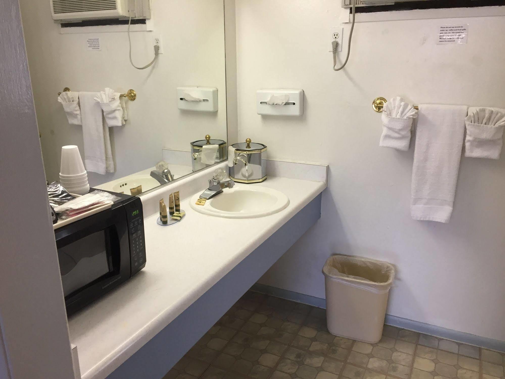 Holiday Lodge Grass Valley Bagian luar foto